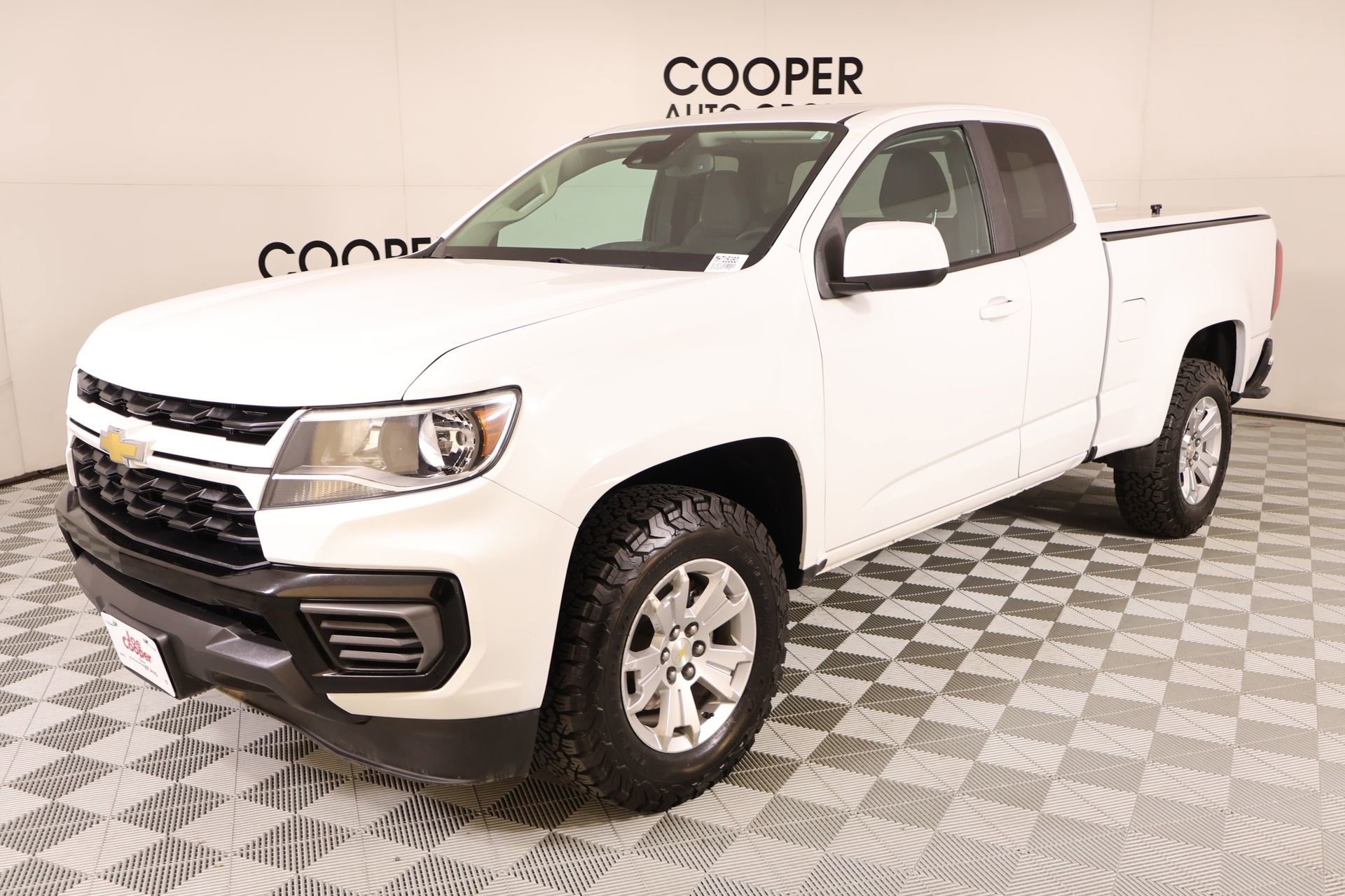 Used 2022 Chevrolet Colorado LT w/ Fleet Safety Package RWD image 9