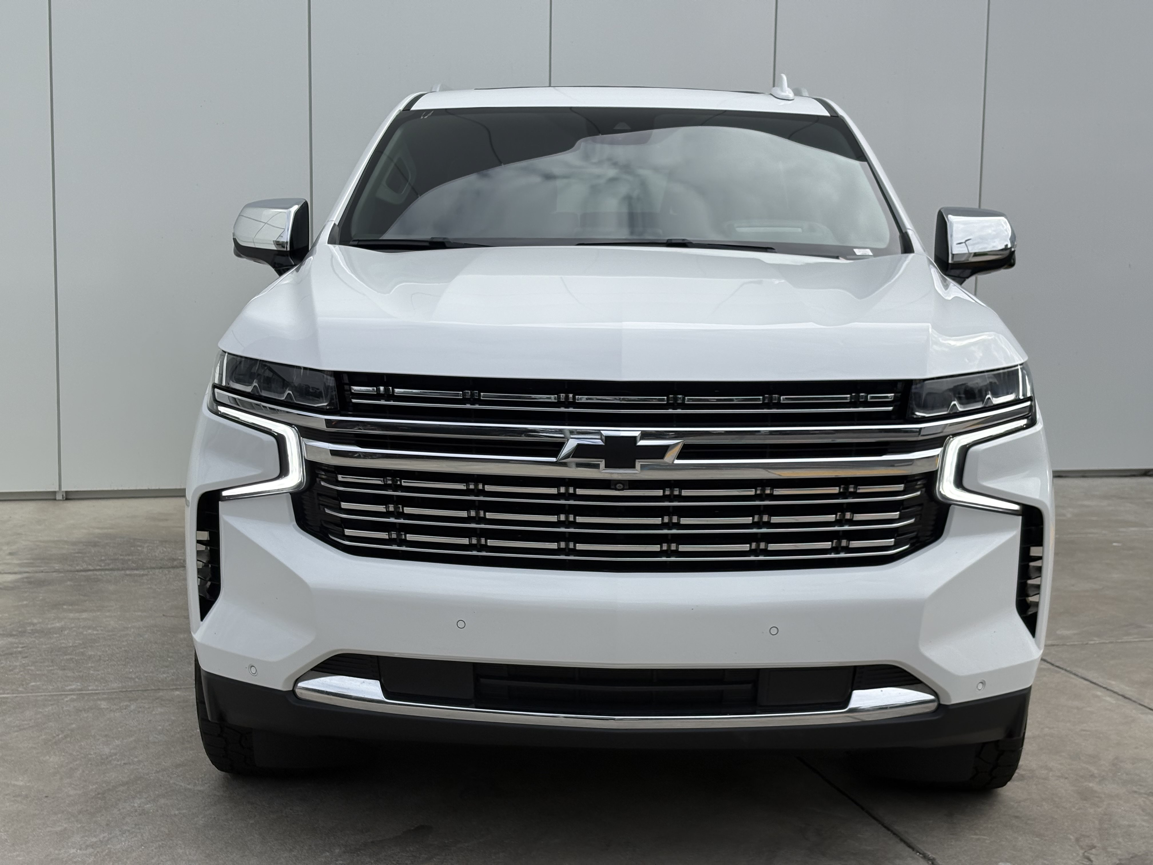 Used 2023 Chevrolet Tahoe Premier w/ Premium Package AWD/4WD image 3