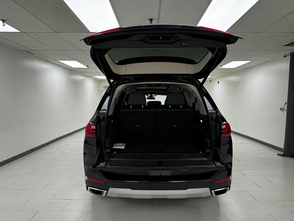 Used 2022 BMW X7 xDrive40i w/ Executive Package image 39