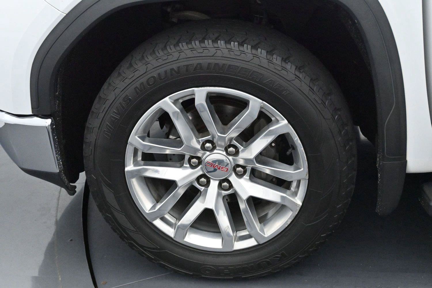 Used 2019 GMC Sierra 1500 SLT w/ SLT Premium Plus Package AWD/4WD image 38