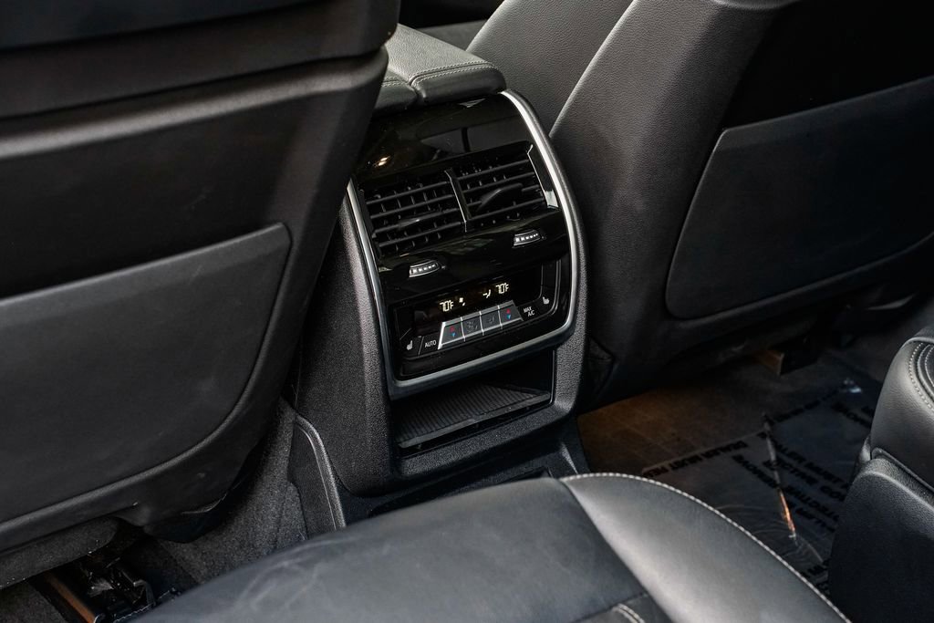 Used 2022 BMW X7 xDrive40i w/ Executive Package image 19