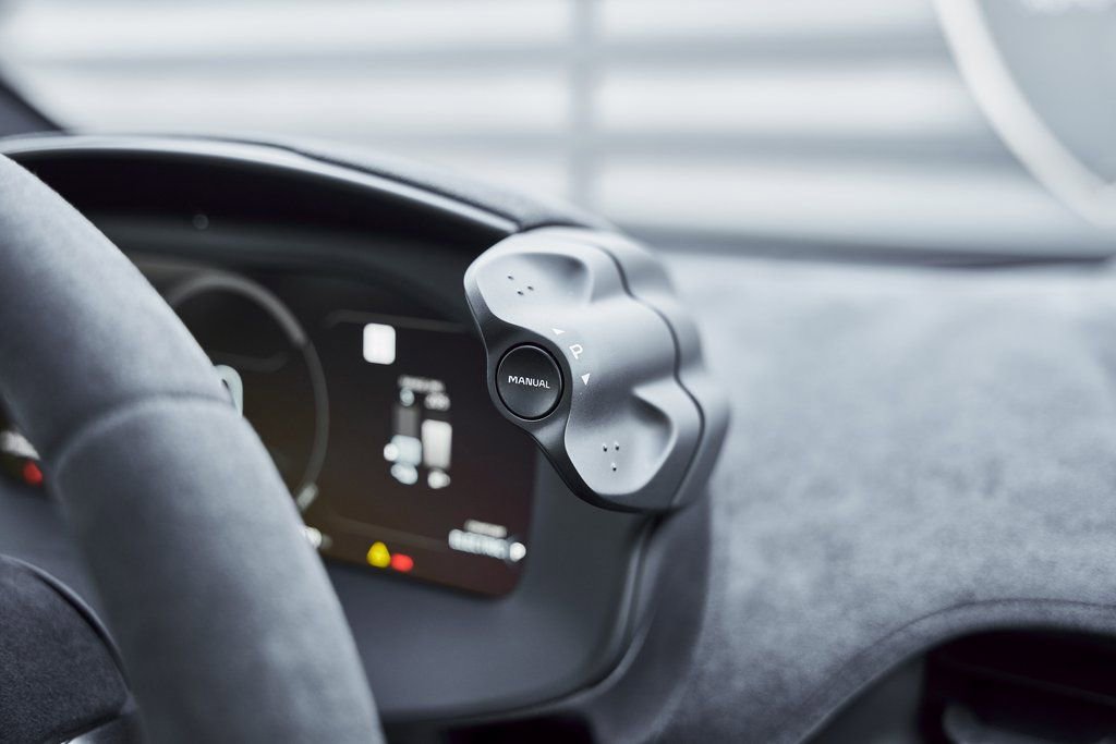 Used 2023 McLaren Artura RWD image 60