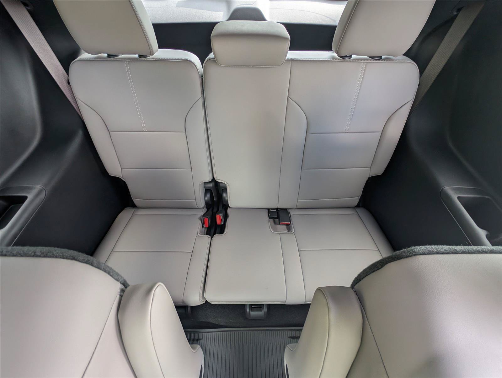 New 2026 GMC Acadia Elevation w/ Elevation Premium Package FWD image 32