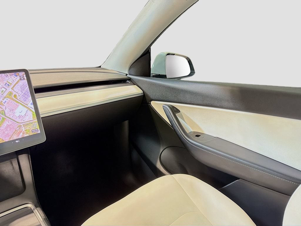 Used 2021 Tesla Model Y Long Range AWD/4WD image 22