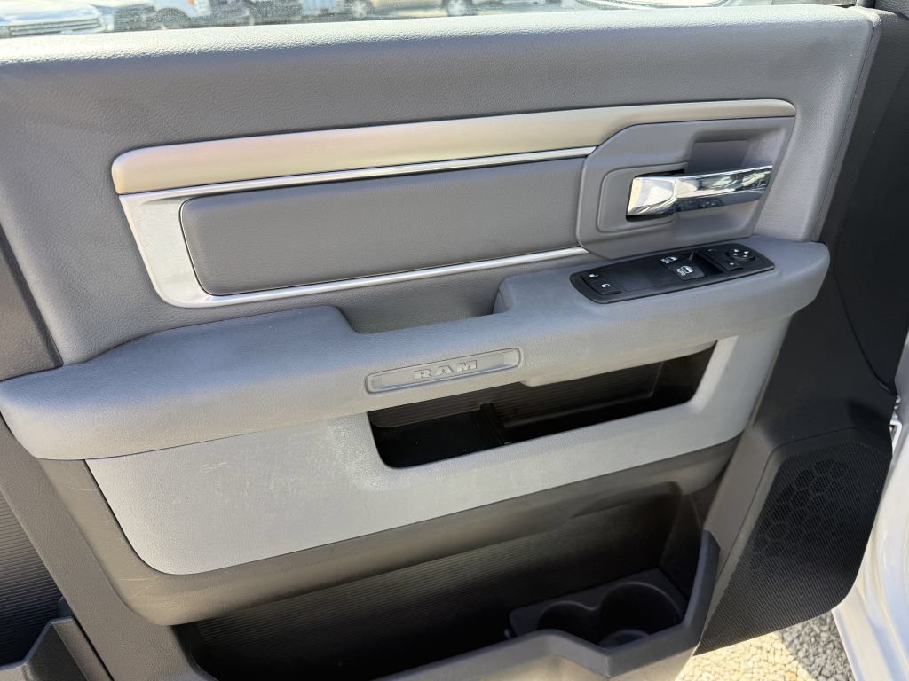Used 2018 RAM 1500 Express RWD image 10