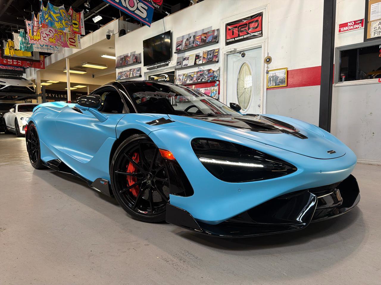Used 2021 McLaren 765LT RWD image 1