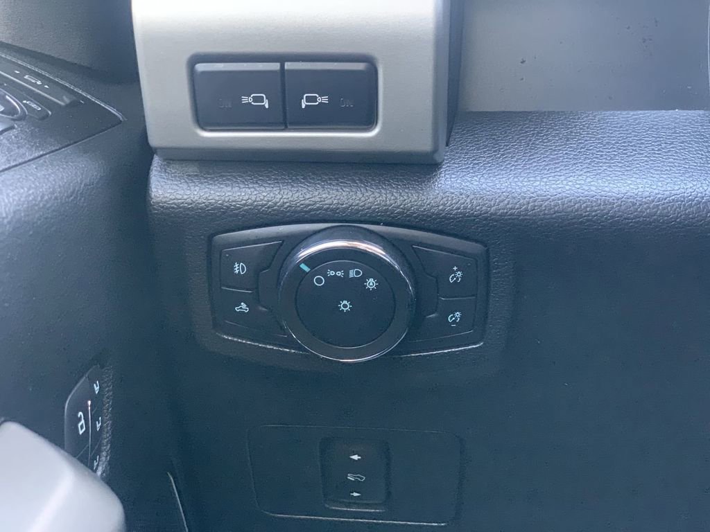 Used 2021 Ford F250 Lariat w/ Lariat Value Package AWD/4WD image 16