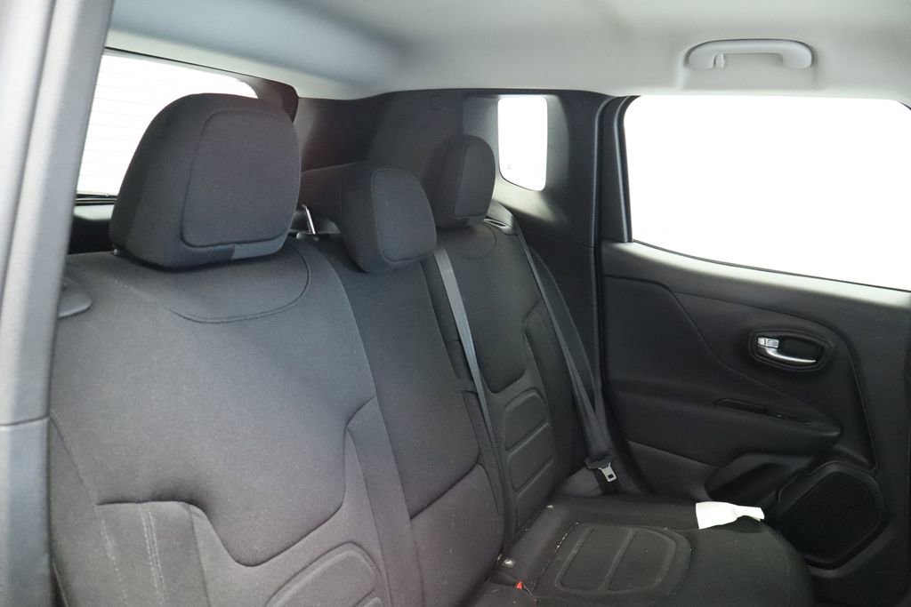 Used 2022 Jeep Renegade Latitude w/ Convenience Group AWD/4WD image 26