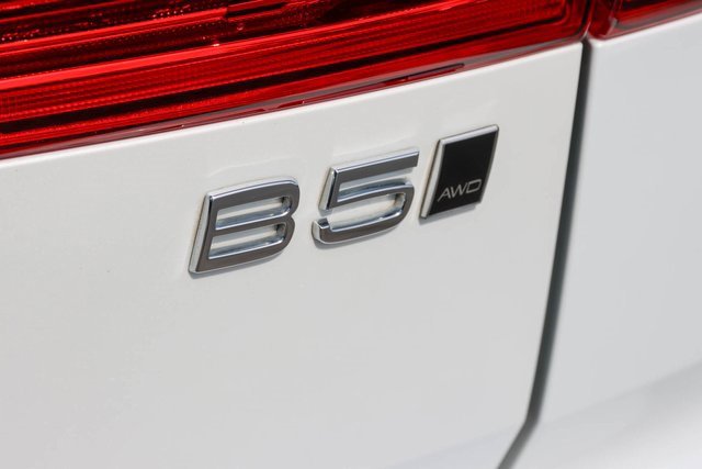 Used 2023 Volvo XC60 B5 Plus w/ Climate Package image 8