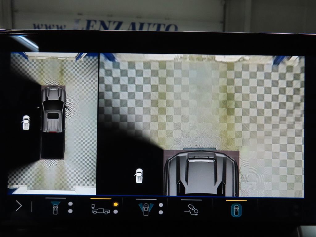 Used 2024 Chevrolet Silverado 2500 High Country w/ High Country Premium Package image 18