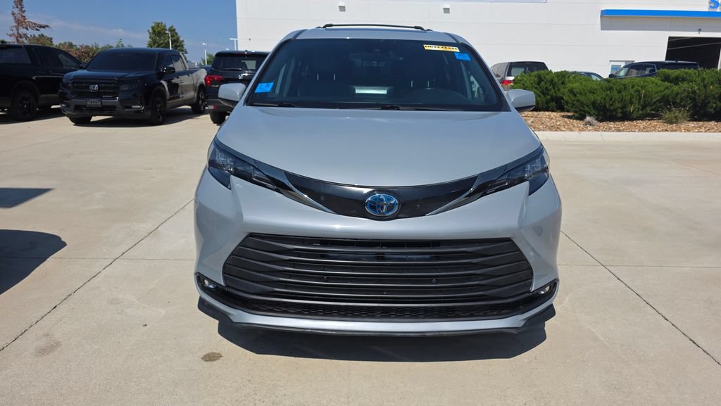 Used 2022 Toyota Sienna XLE Woodland Edition AWD/4WD image 8