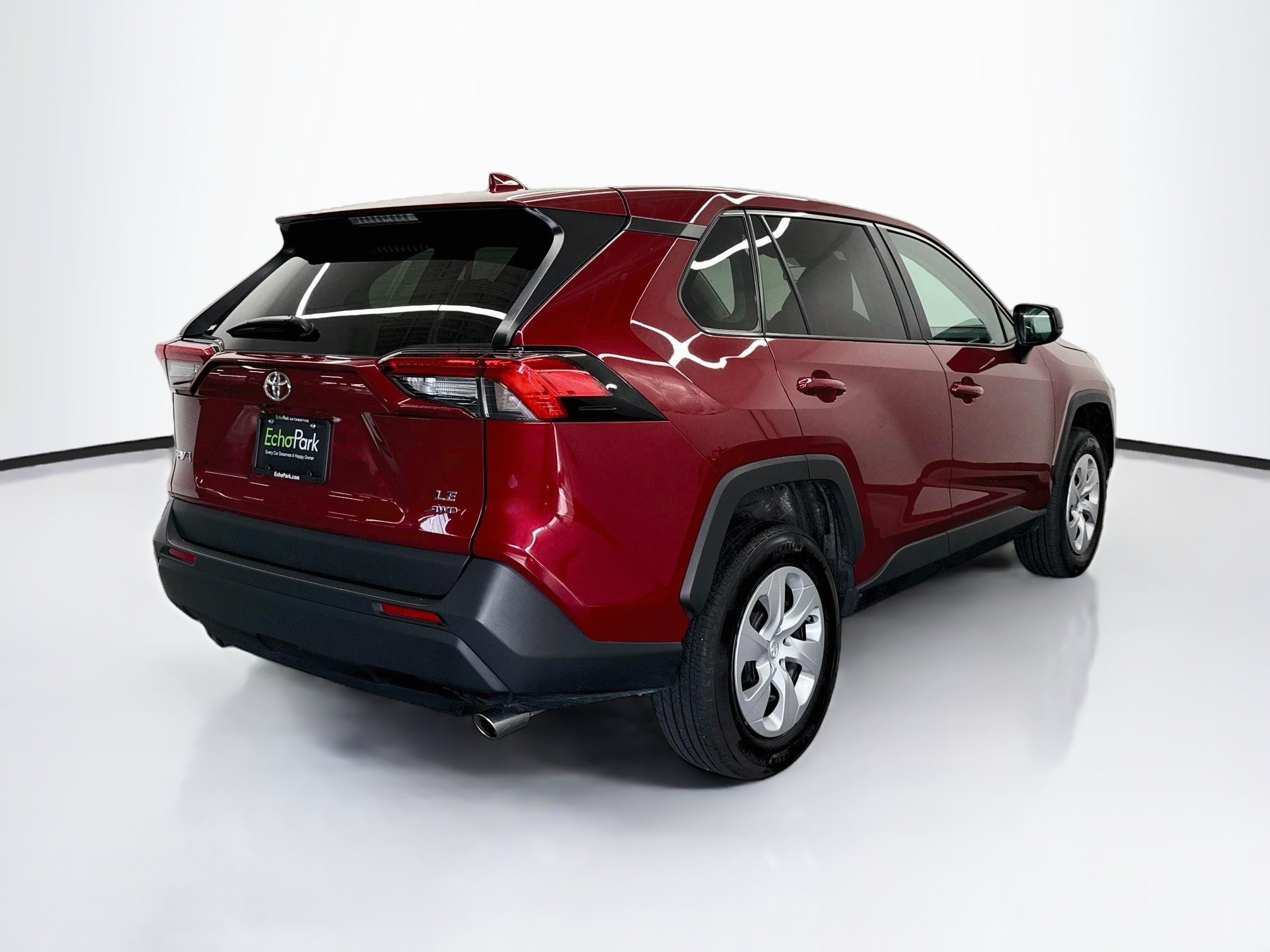 Used 2025 Toyota RAV4 LE AWD/4WD image 9