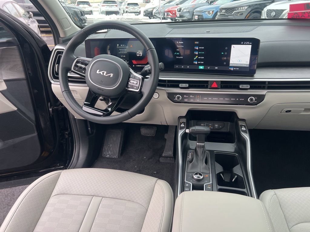 Certified 2025 Kia Sorento X-Line EX image 18