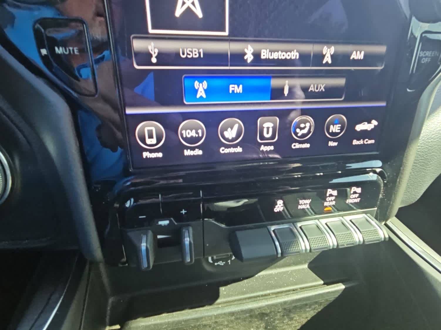 Used 2020 RAM 1500 Laramie w/ Sport Appearance Package image 17