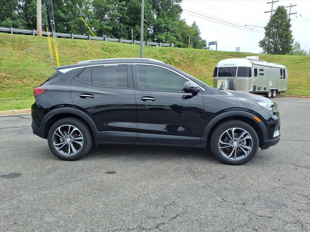 Used 2023 Buick Encore GX Select AWD/4WD image 2