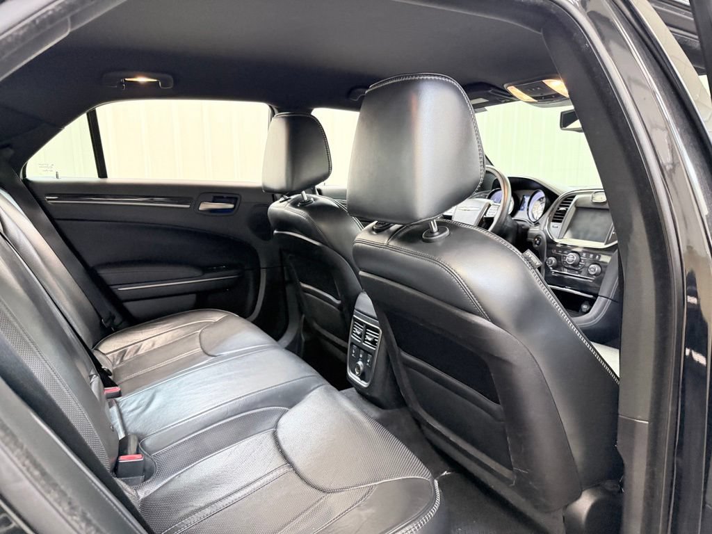 Used 2014 Chrysler 300 C AWD/4WD image 32
