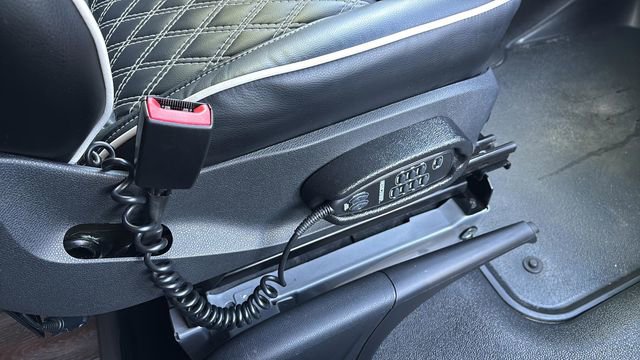 Used 2021 Mercedes-Benz Sprinter 2500 image 49