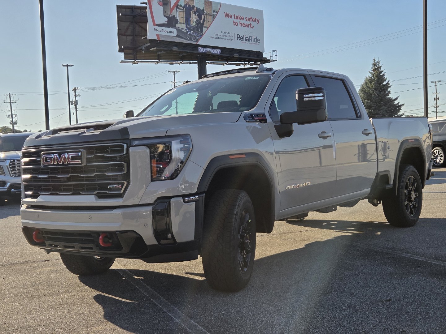 New 2026 GMC Sierra 2500 AT4 w/ AT4 Premium Plus Package AWD/4WD image 15
