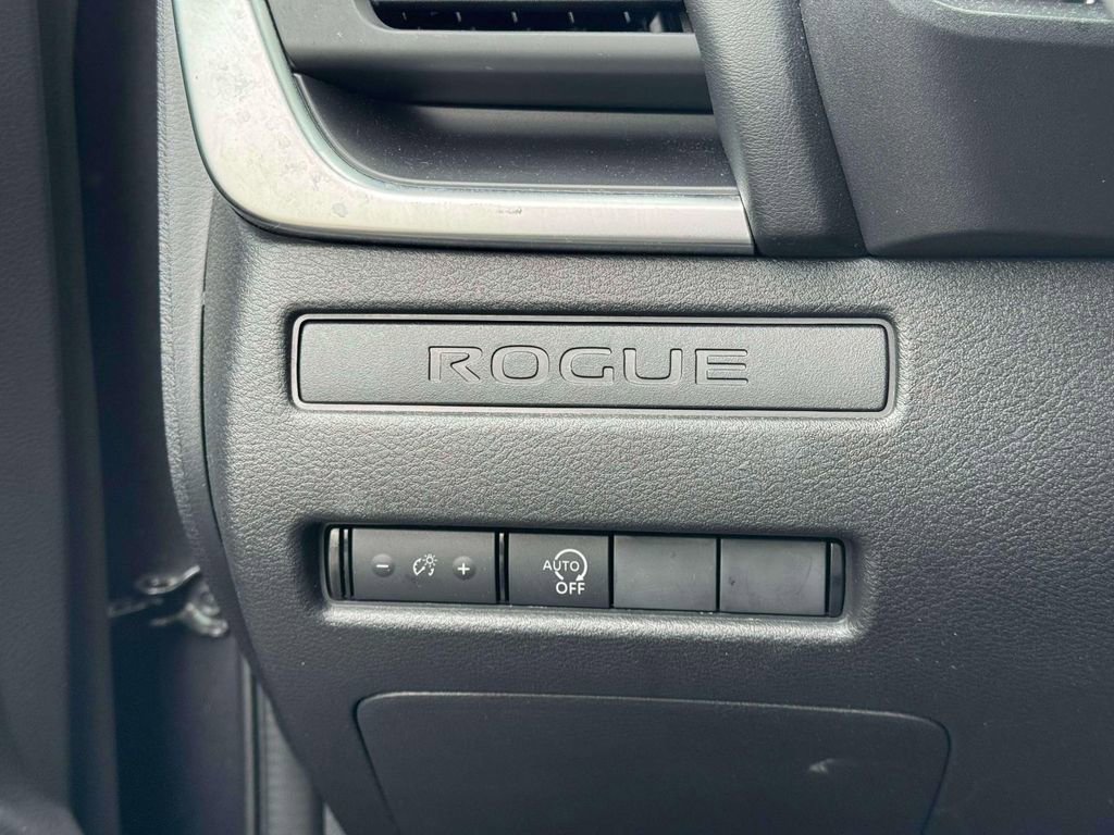 Used 2023 Nissan Rogue S AWD/4WD image 22