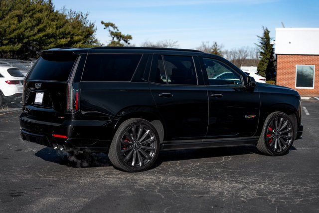 Used 2025 Cadillac Escalade V image 5