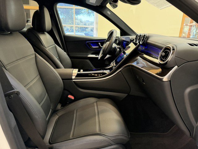 Used 2025 Mercedes-Benz GLC 300 image 16