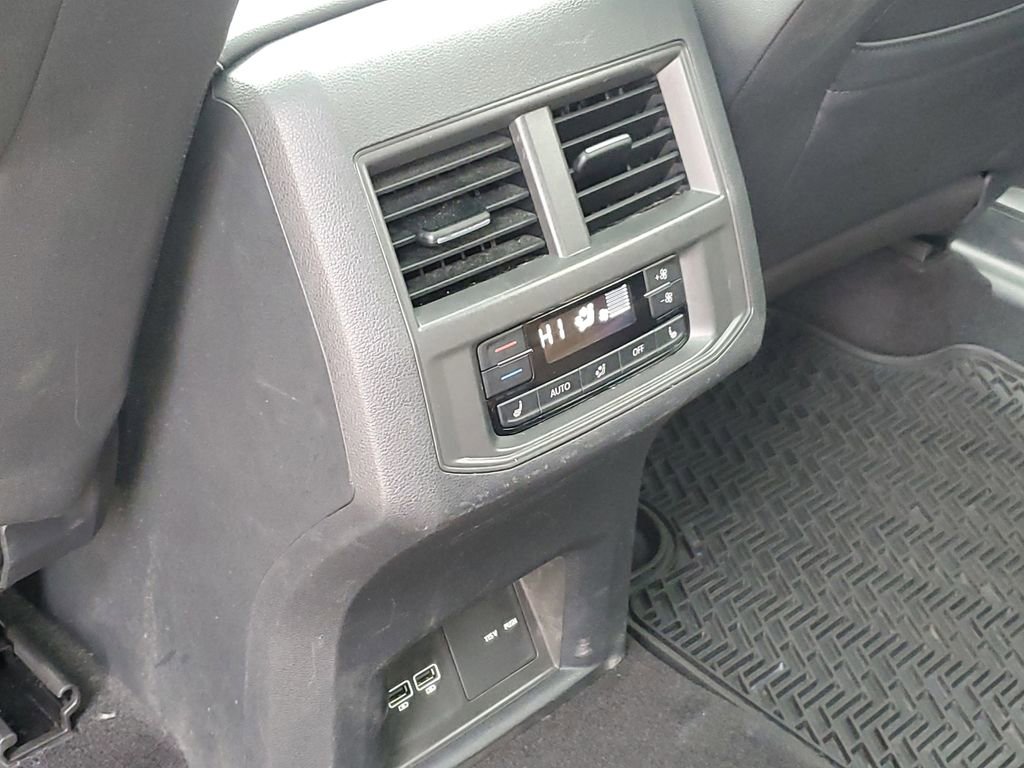 Used 2021 Volkswagen Atlas SEL Premium image 33