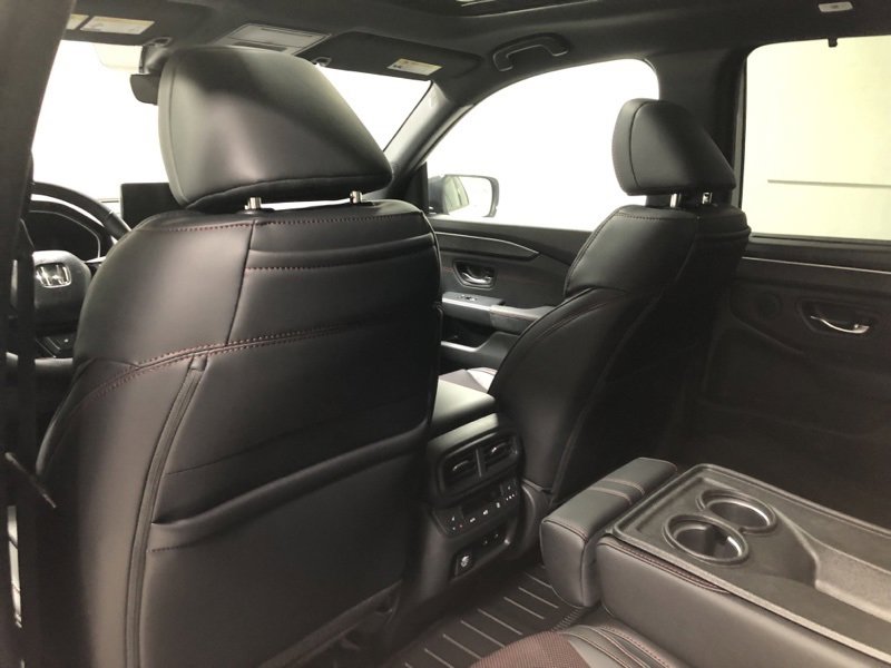 New 2026 Honda Pilot Black Edition image 17