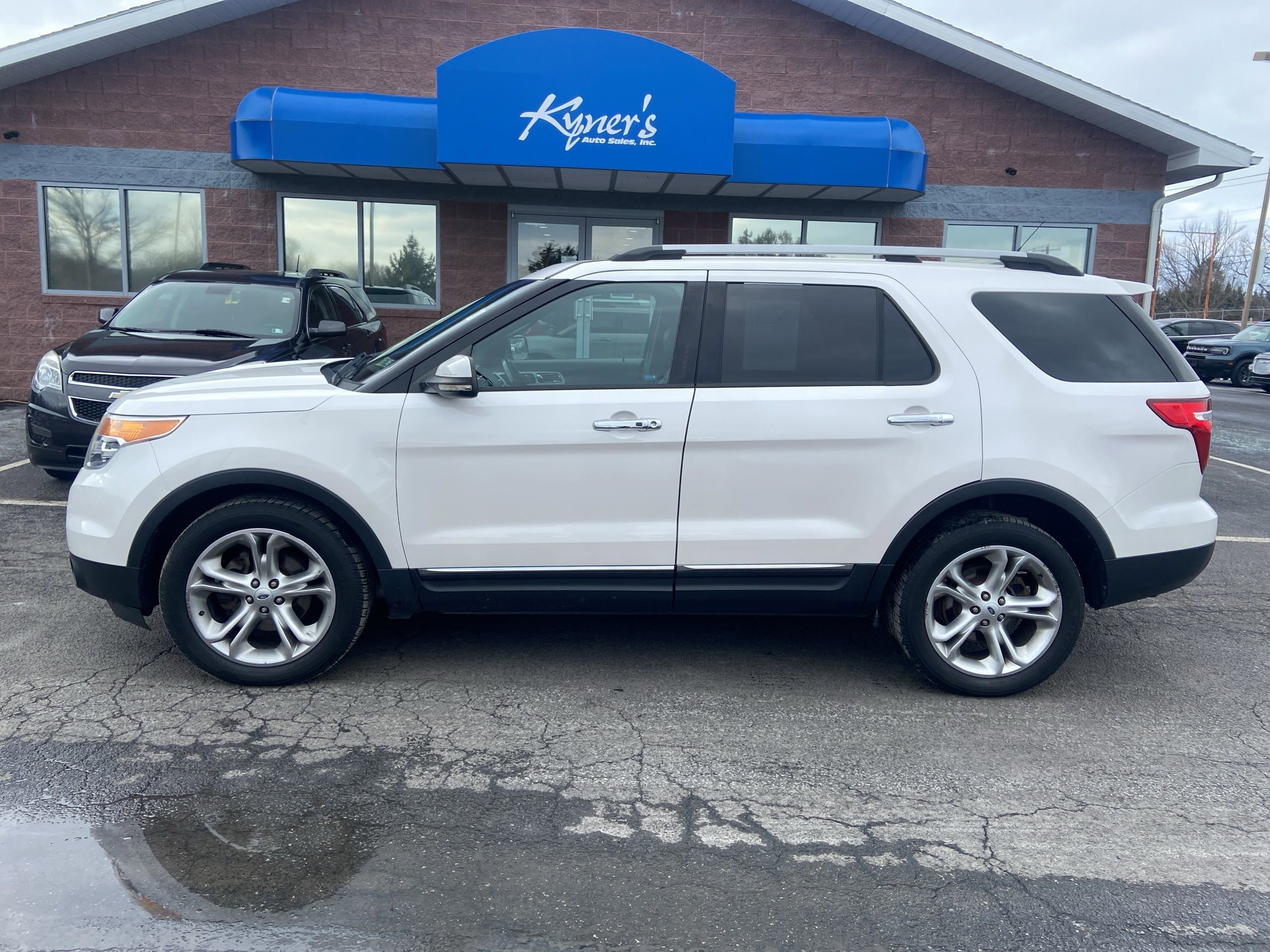 Used 2013 Ford Explorer Limited image 3