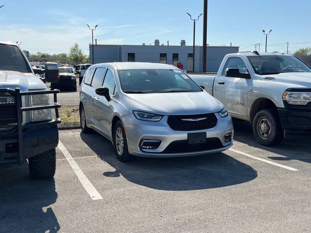 Used 2024 Chrysler Pacifica Touring-L