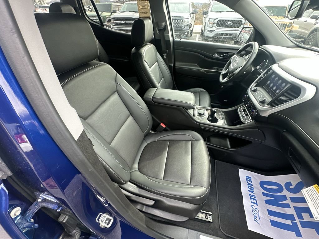 Used 2023 GMC Acadia SLT image 31