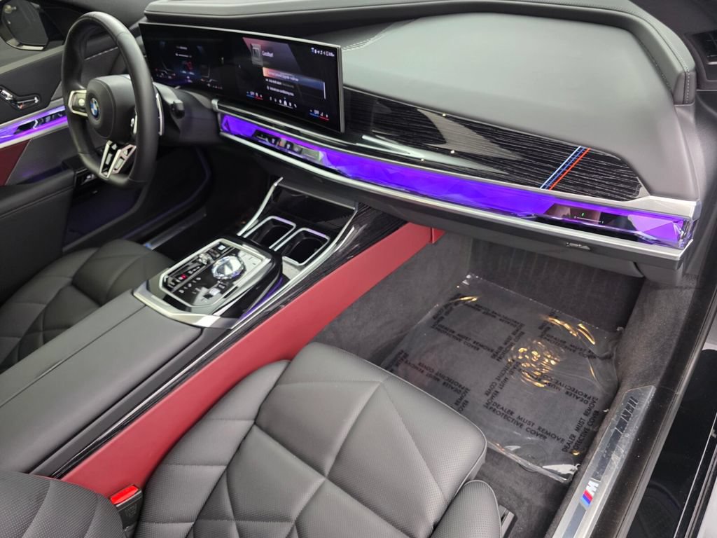 Certified 2025 BMW 740i RWD image 29