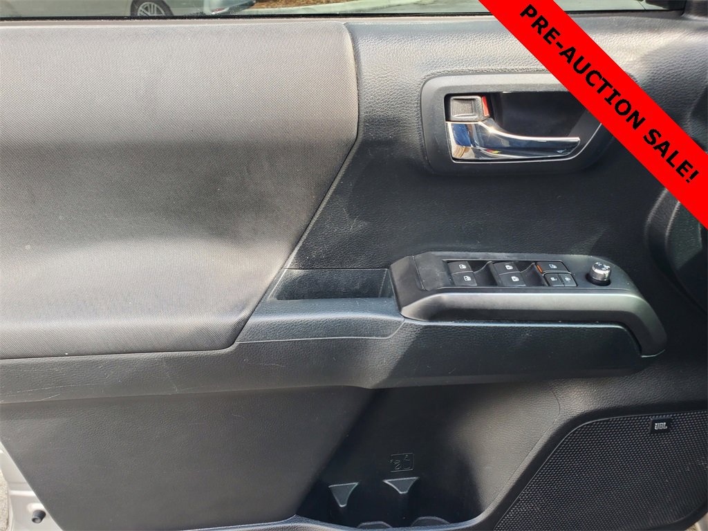 Used 2017 Toyota Tacoma TRD Sport image 18