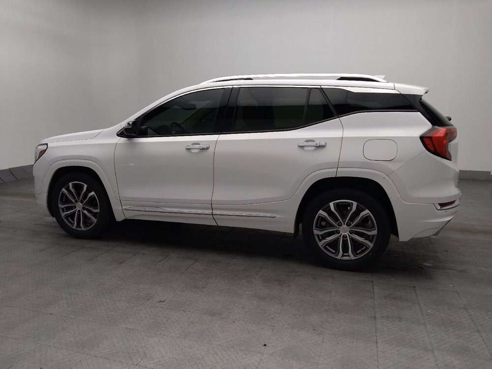 Used 2020 GMC Terrain Denali w/ Denali Premium Package FWD image 3
