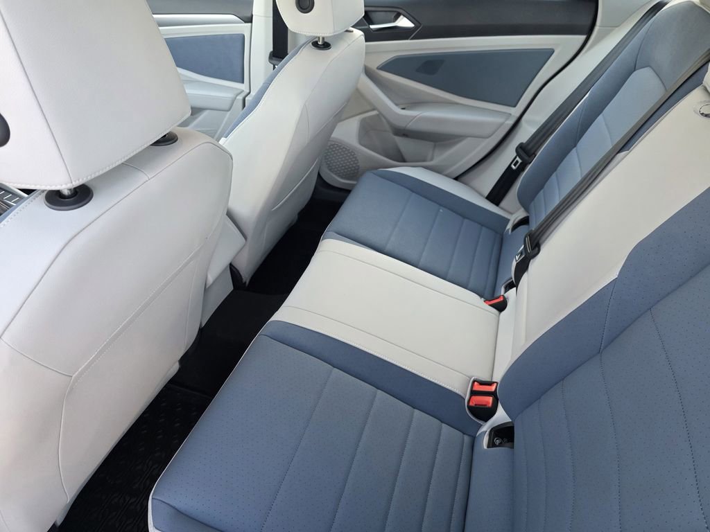 New 2026 Volkswagen Jetta SE FWD image 21