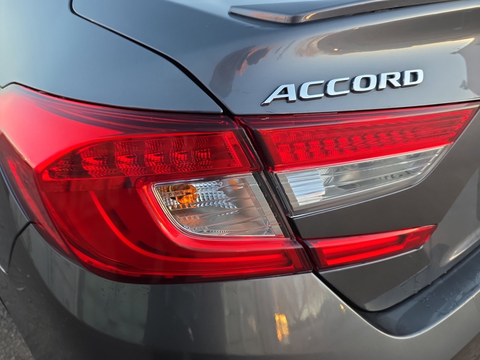 Used 2018 Honda Accord Sport image 19