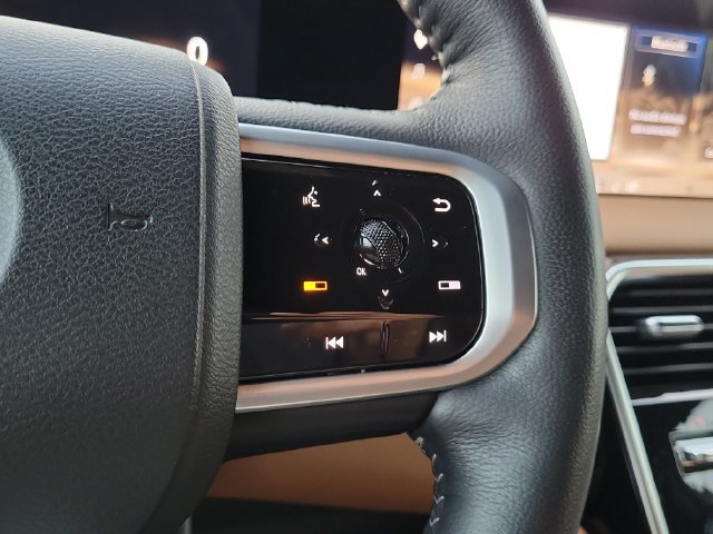 Used 2025 Nissan Armada SL w/ Captain's Chari Seat Package RWD image 22