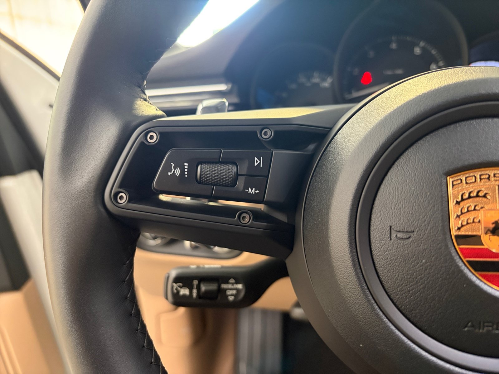 Certified 2026 Porsche Macan AWD/4WD image 37