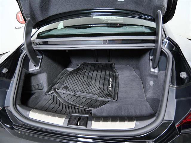 Used 2022 Audi e-tron GT Premium Plus image 10