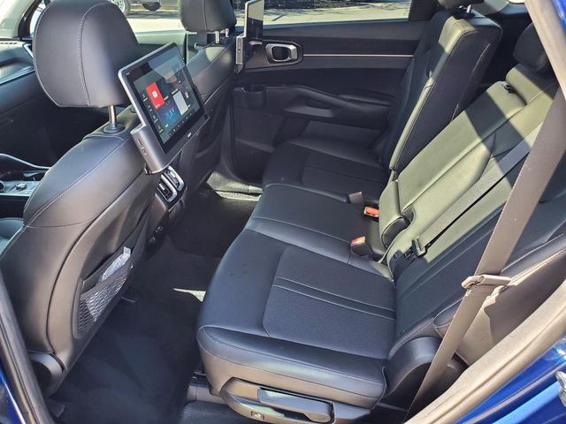 Used 2022 Kia Sorento S w/ Panoramic Sunroof Package image 11
