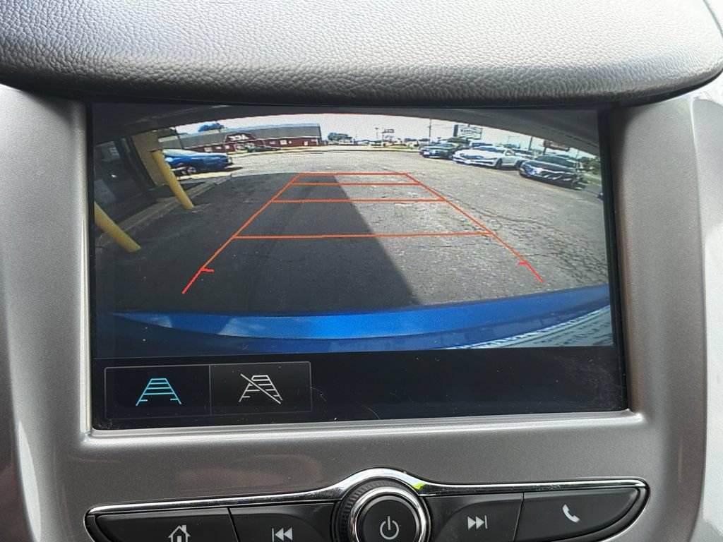 Used 2018 Chevrolet Cruze LT FWD image 3