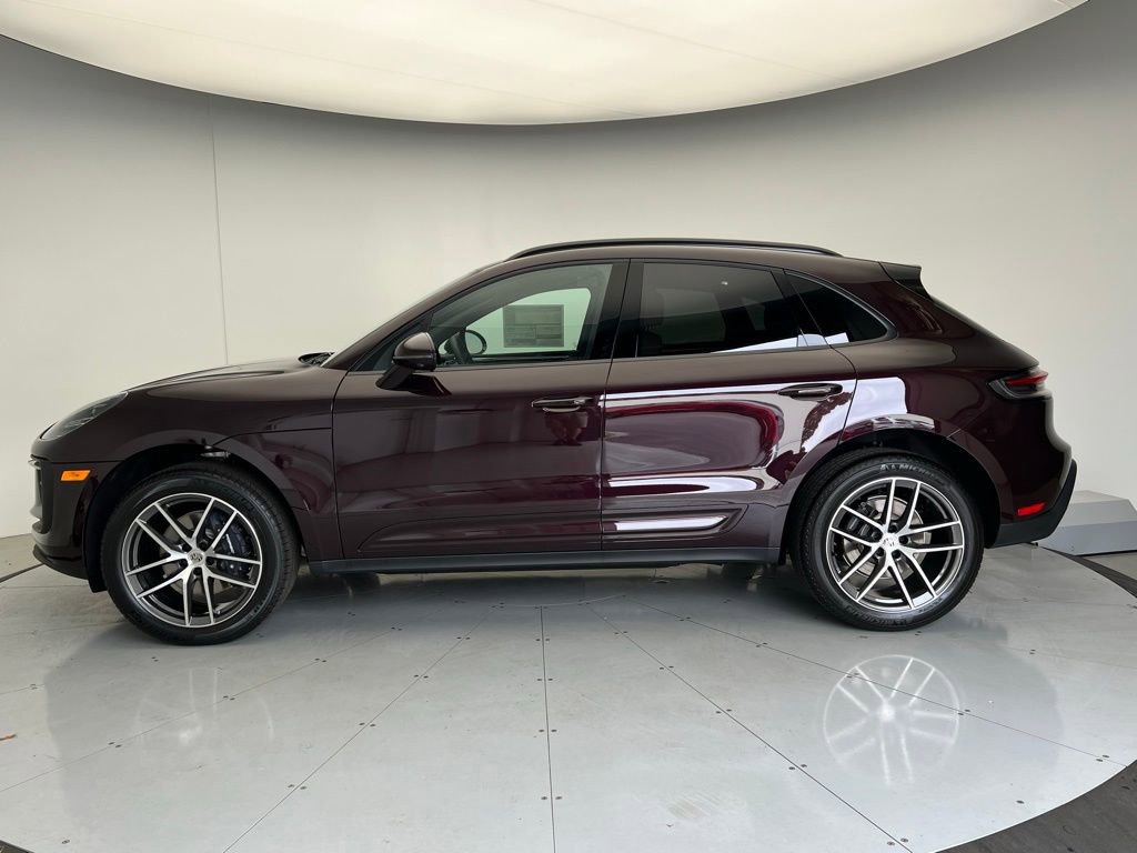 Used 2025 Porsche Macan image 2