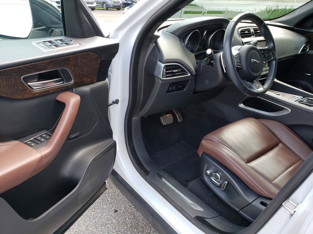 Used 2019 Jaguar F-PACE S AWD/4WD image 8