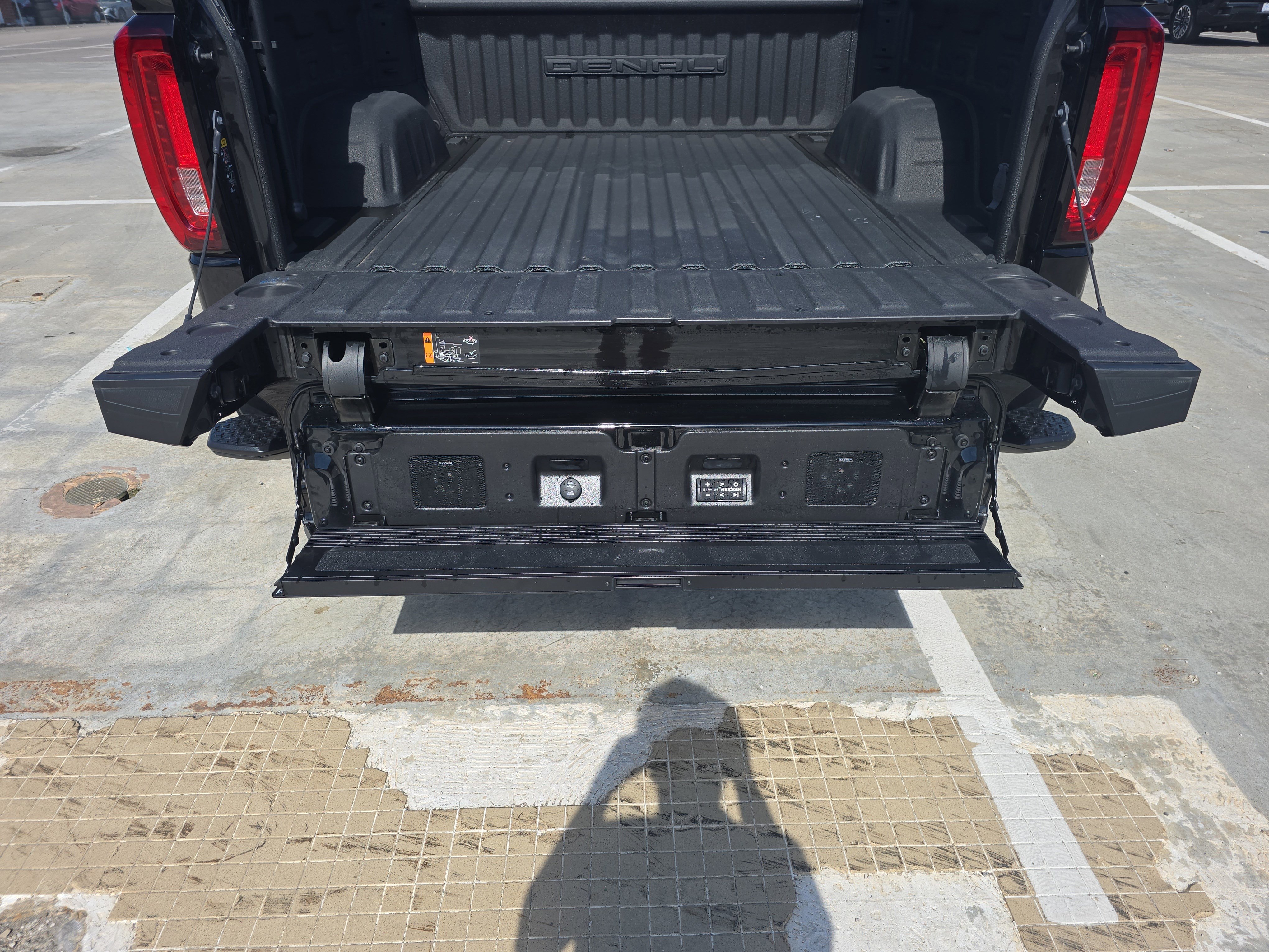 Used 2024 GMC Sierra 1500 Denali Ultimate AWD/4WD image 13