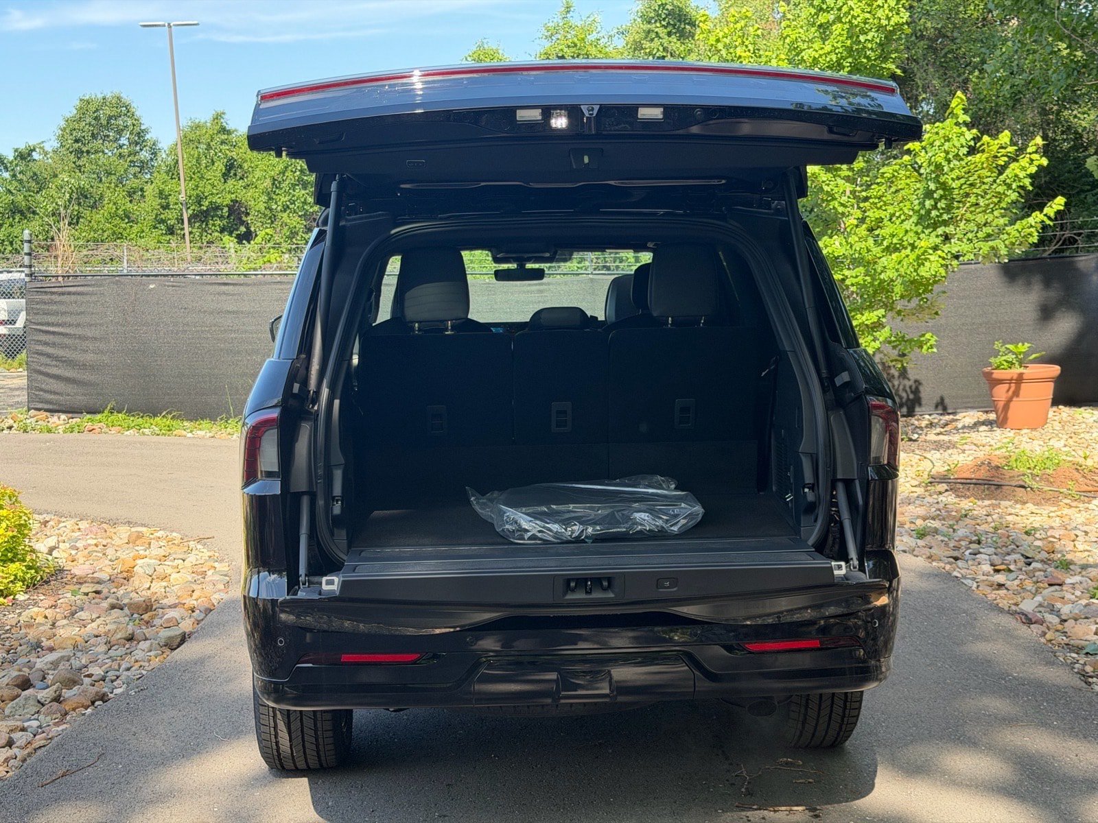 New 2026 Lincoln Navigator Reserve w/ Jet Appearance Package AWD/4WD image 17