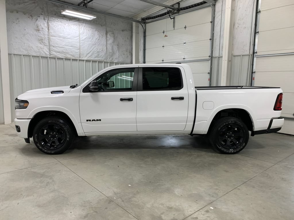 Used 2025 RAM 1500 Big Horn AWD/4WD image 4