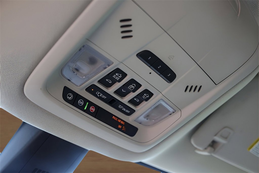 Used 2022 Buick Enclave Avenir w/ Avenir Technology Package image 20