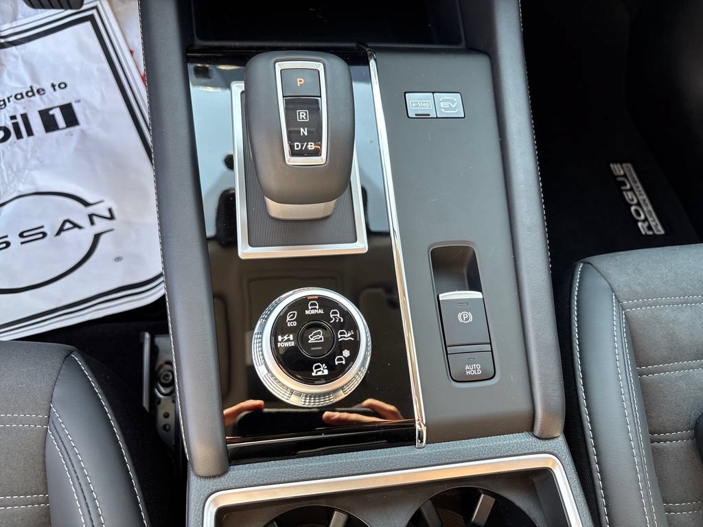 New 2026 Nissan Rogue SL AWD/4WD image 11