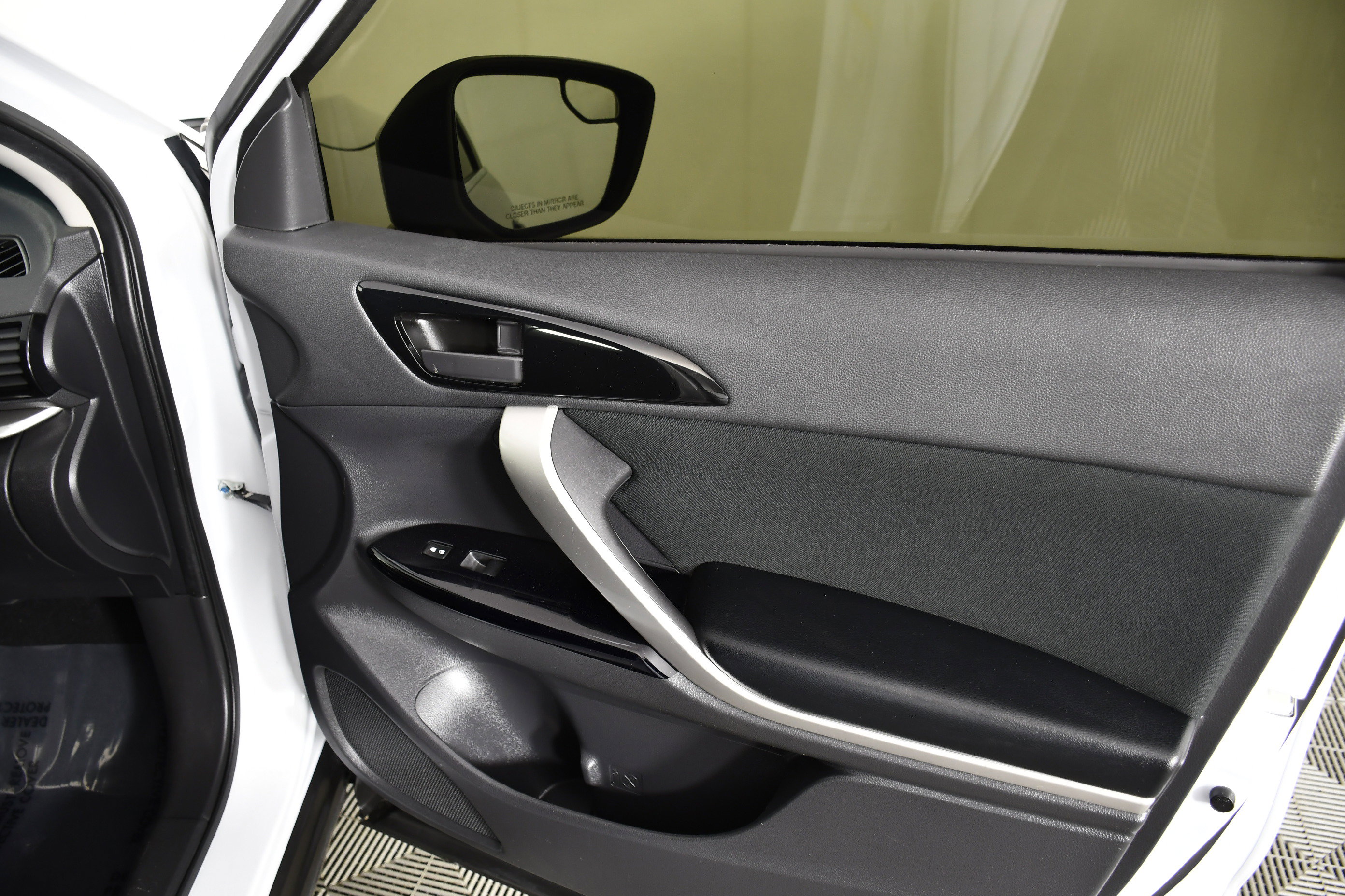 Used 2022 Mitsubishi Eclipse Cross LE image 38