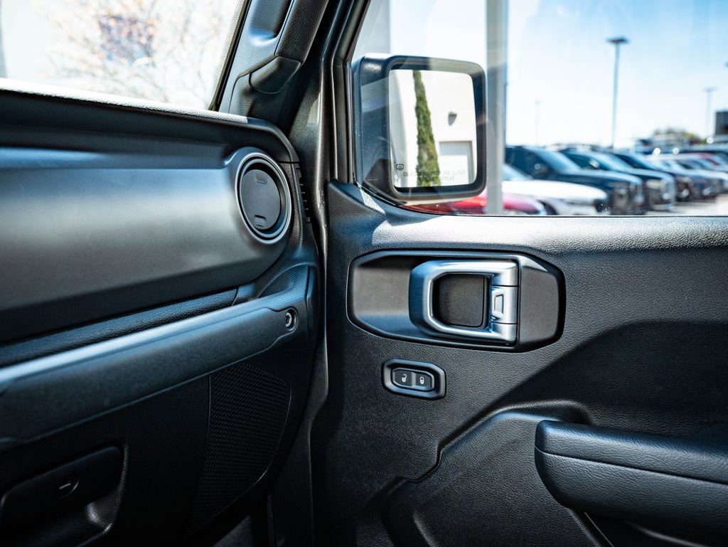 Used 2023 Jeep Gladiator Sport image 37