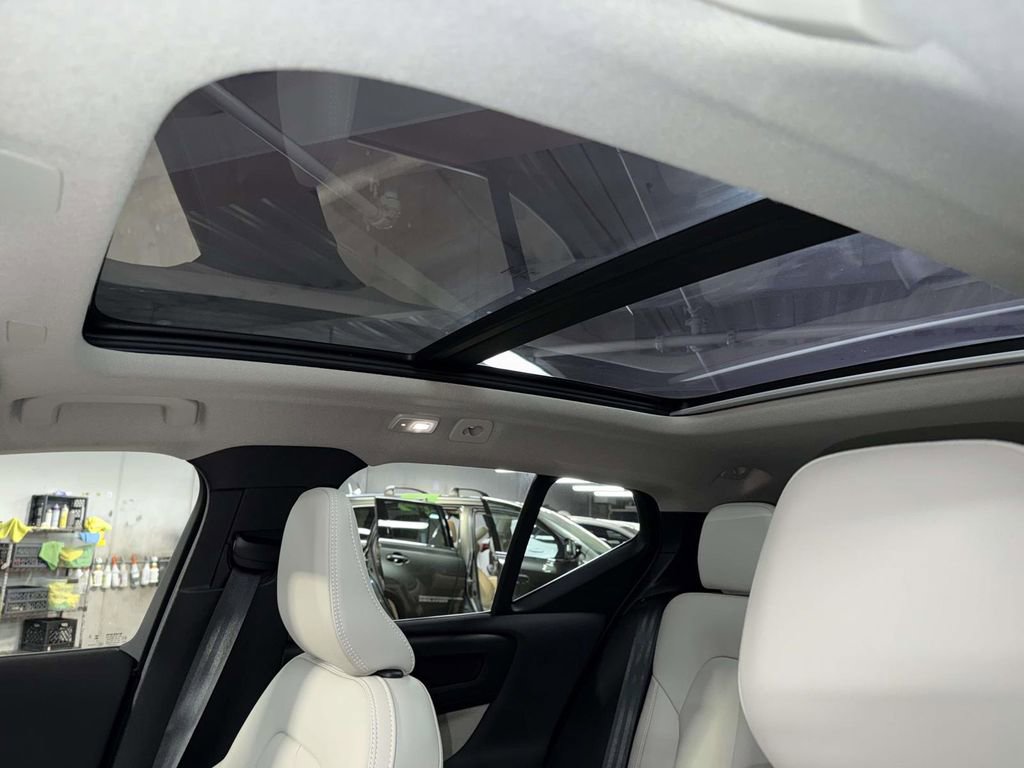 Certified 2024 Volvo XC40 B5 Ultimate w/ Protection Package Premier AWD/4WD image 20